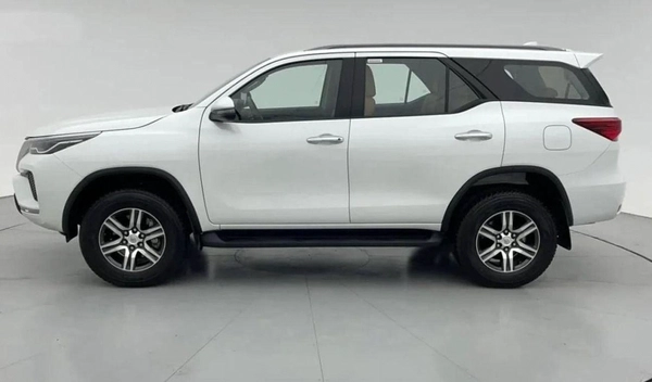 Toyota Fortuner 2.4L Diesel AT 4X4 2025