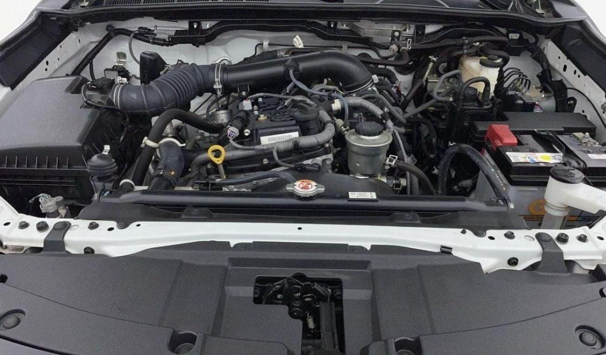 Toyota Fortuner 2.4L Diesel AT 4X4 2025-19-19