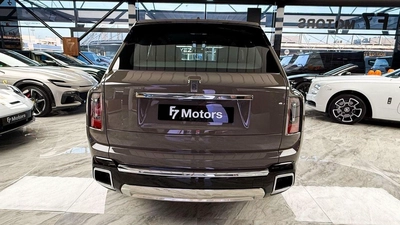 Rolls Royce Cullinan STD Rolls Royce Cullinan Silver Badge - 2025 - Bespoke Color Edition-18