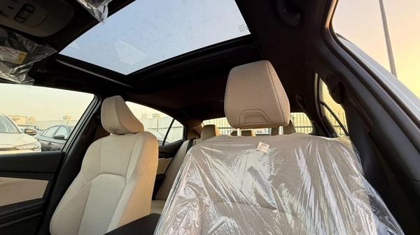Toyota Camry GLE HEV Toyota Camry HEV LV Hybrid 2.5L  (GCC) - 2025