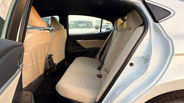 Toyota Camry GLE HEV Toyota Camry HEV LV Hybrid 2.5L  (GCC) - 2025
