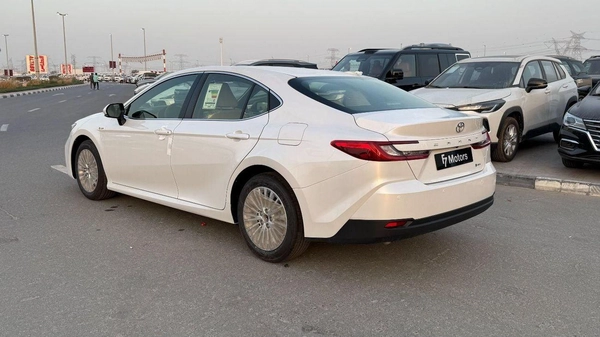 Toyota Camry GLE HEV Toyota Camry HEV LV Hybrid 2.5L  (GCC) - 2025