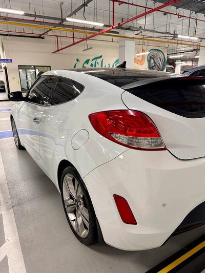 White Hyundai Veloster-1