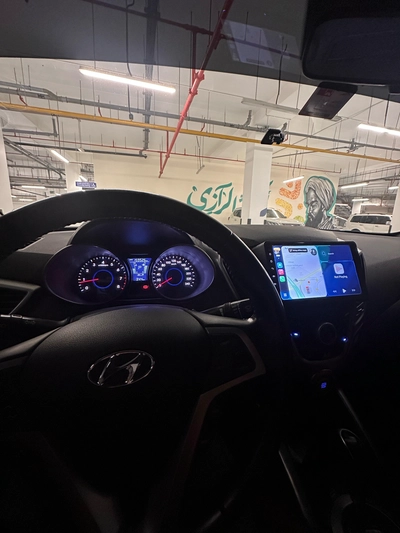 White Hyundai Veloster-5