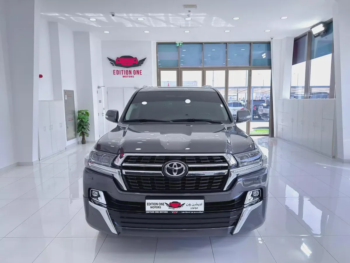 Toyota Land Cruiser 2021 GXR Grand Touring - GCC Specs - Immaculate Condition-1-1