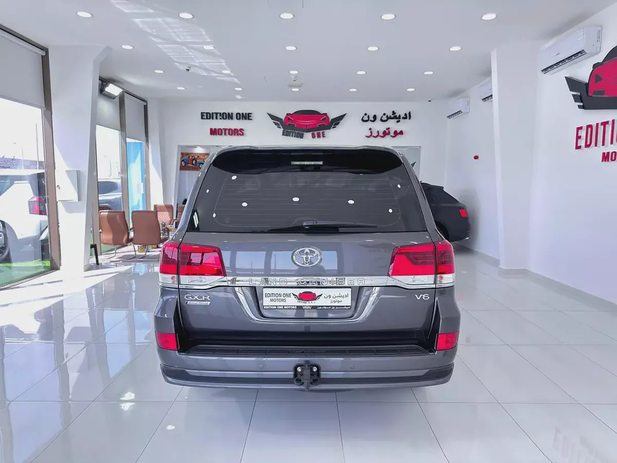 Toyota Land Cruiser 2021 GXR Grand Touring - GCC Specs - Immaculate Condition-8-8