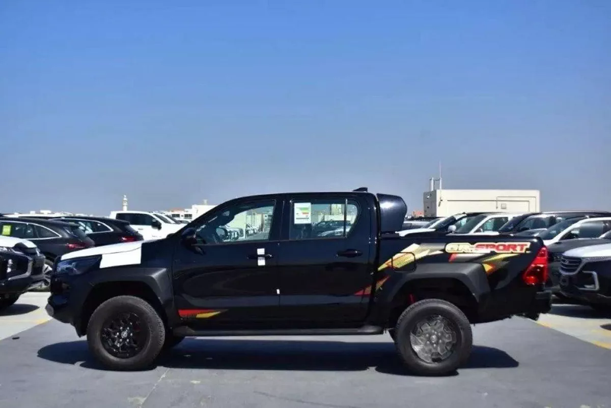 Toyota Hilux GR Sport 2.8L-1-0