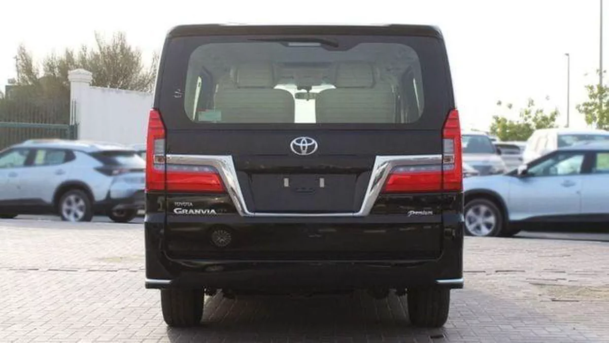 Toyota Granvia PREMIUM TOYOTA GRANVIA 2.8L WAGON 6 SEATS AT WG3-6-6