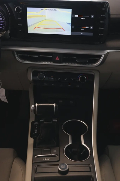 KIA K5 BASE - GCC SPECS - UNDER WARRANTY - FULL SERVICE HISTORY - ACCIDENT FREE - EXCELENT CONDITION-13