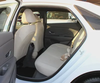 2023 Hyundai Elantra GCC Orginal paint-8