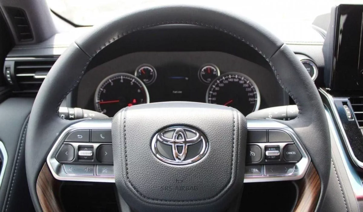 Toyota Land Cruiser GXR LAND CRUISER GXR 4.0L V6 PETROL-6-0