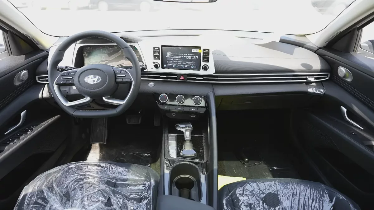 2025 HYUNDAI ELANTRA 1.5L CHINESE SPECS BRAND NEW-11-11