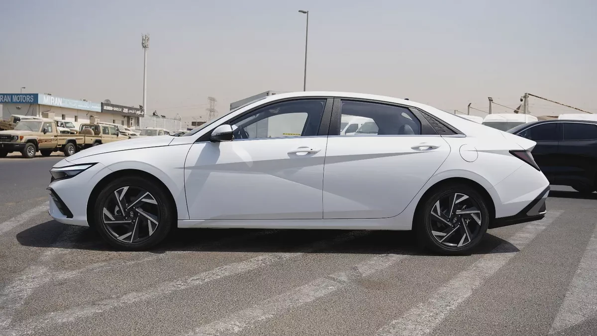 2025 HYUNDAI ELANTRA 1.5L CHINESE SPECS BRAND NEW-3-3