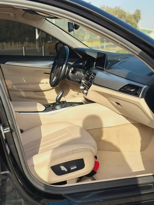 AED 1252 EMI AT 20% DP I 2018 GCC EXCELLENT CONDITION I BMW 520i – Premium Comfort Style