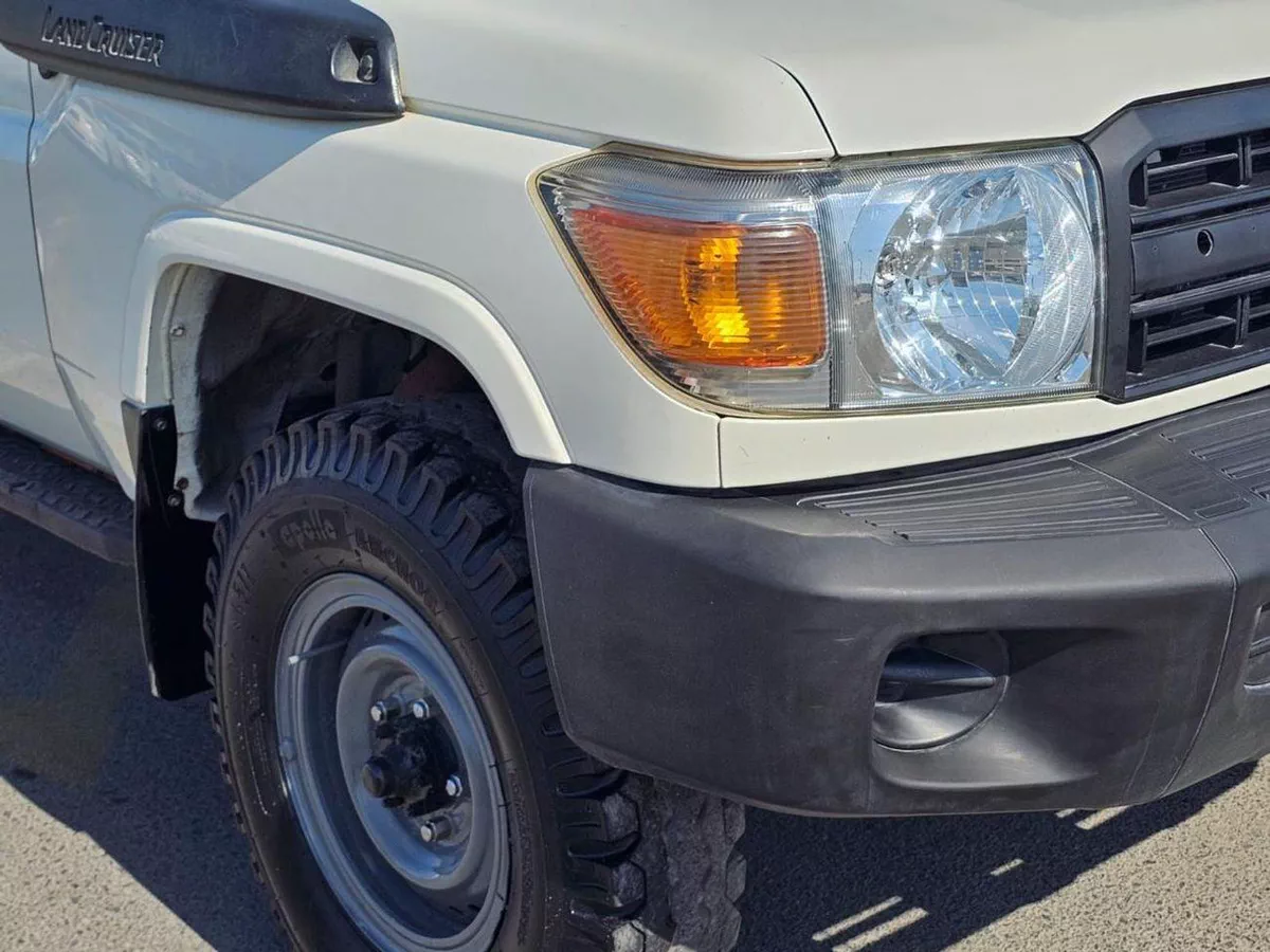 Toyota Land Cruiser 70 LC76 STD LANDCRUISER LC78 / RIGHT HAND DRIVE ONLY FOR EXPORT / 4.2L DIESEL M/T / TROOP CARRIER-7-0