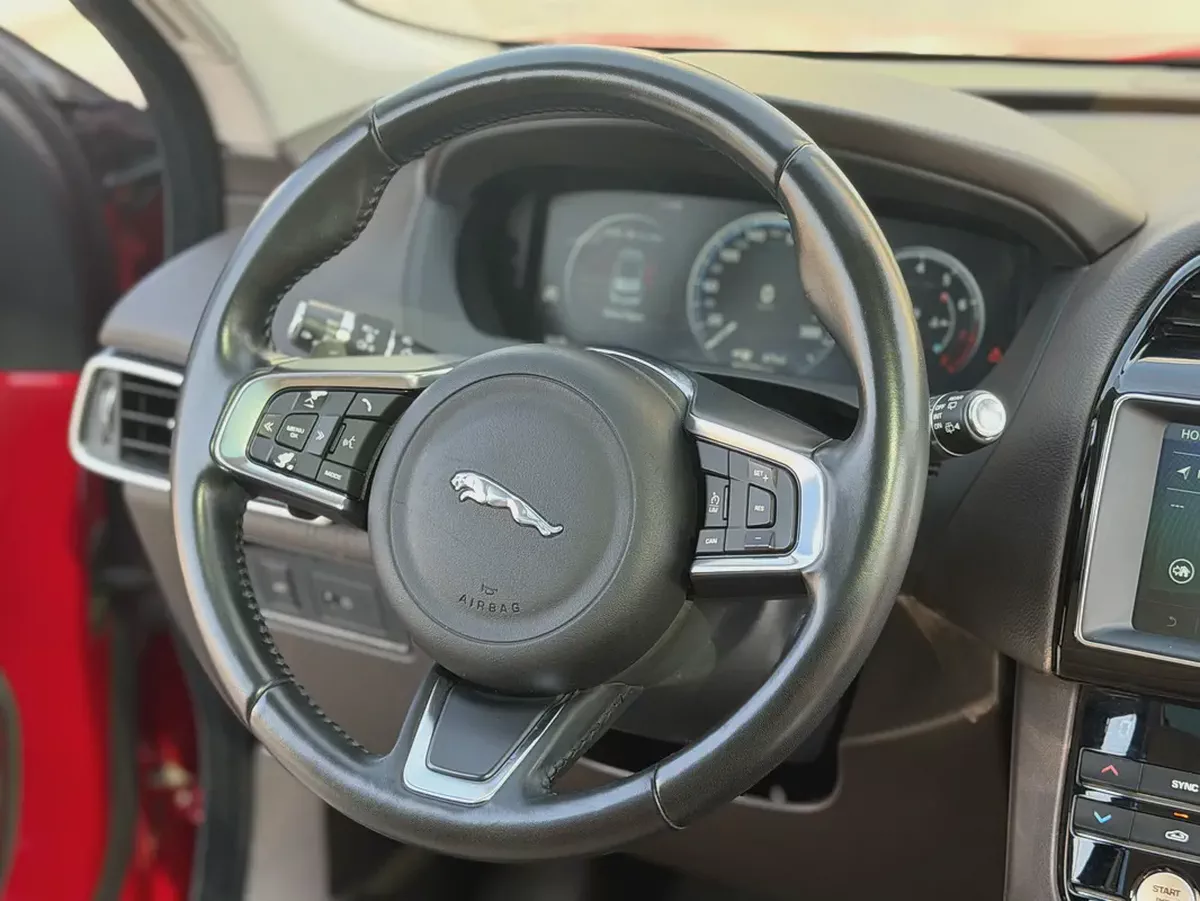 2018 Jaguar F-Pace 25T | Stunning Condition | GCC Specs-5-5