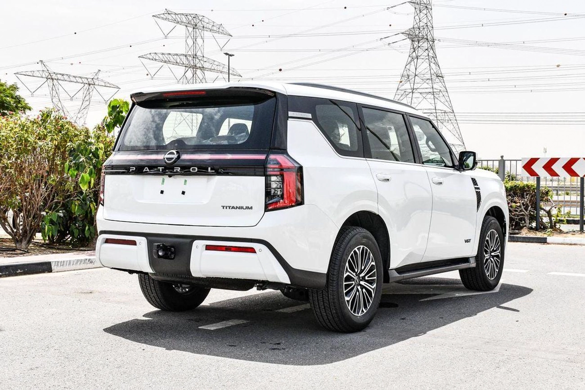 Nissan Patrol 3.5L V6 Turbo LE Titanium | GCC | Al Rusomani Warranty-19-19