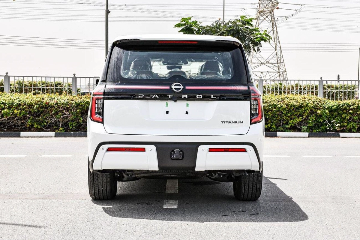 Nissan Patrol 3.5L V6 Turbo LE Titanium | GCC | Al Rusomani Warranty-21-21