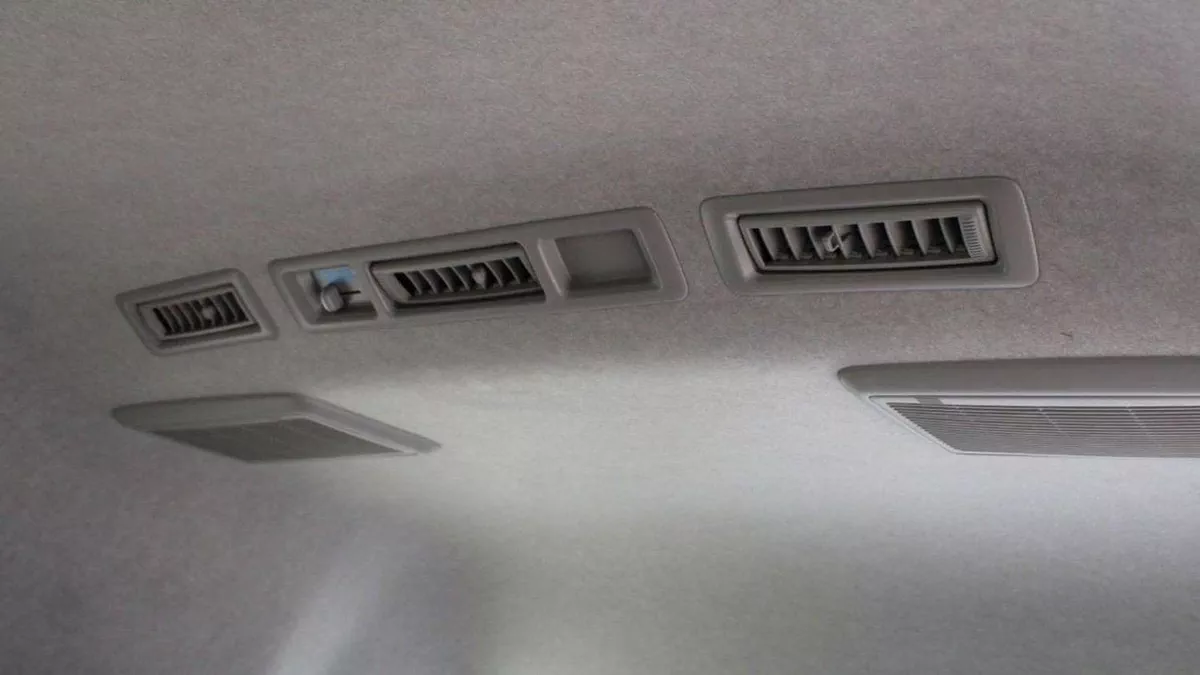 Toyota Hiace DLS - STD ROOF Toyota Hiace 2.5L High Roof Diesel old ship 2024-15-0