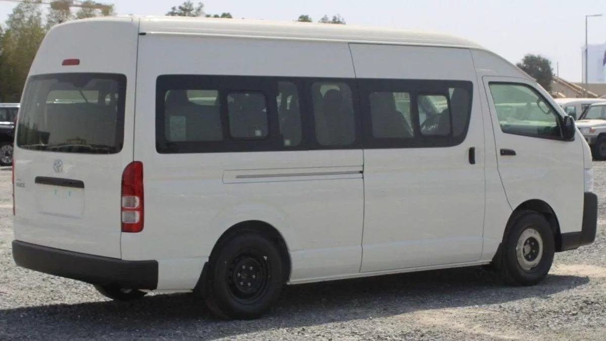 Toyota Hiace DLS - STD ROOF Toyota Hiace 2.5L High Roof Diesel old ship 2024-2-0