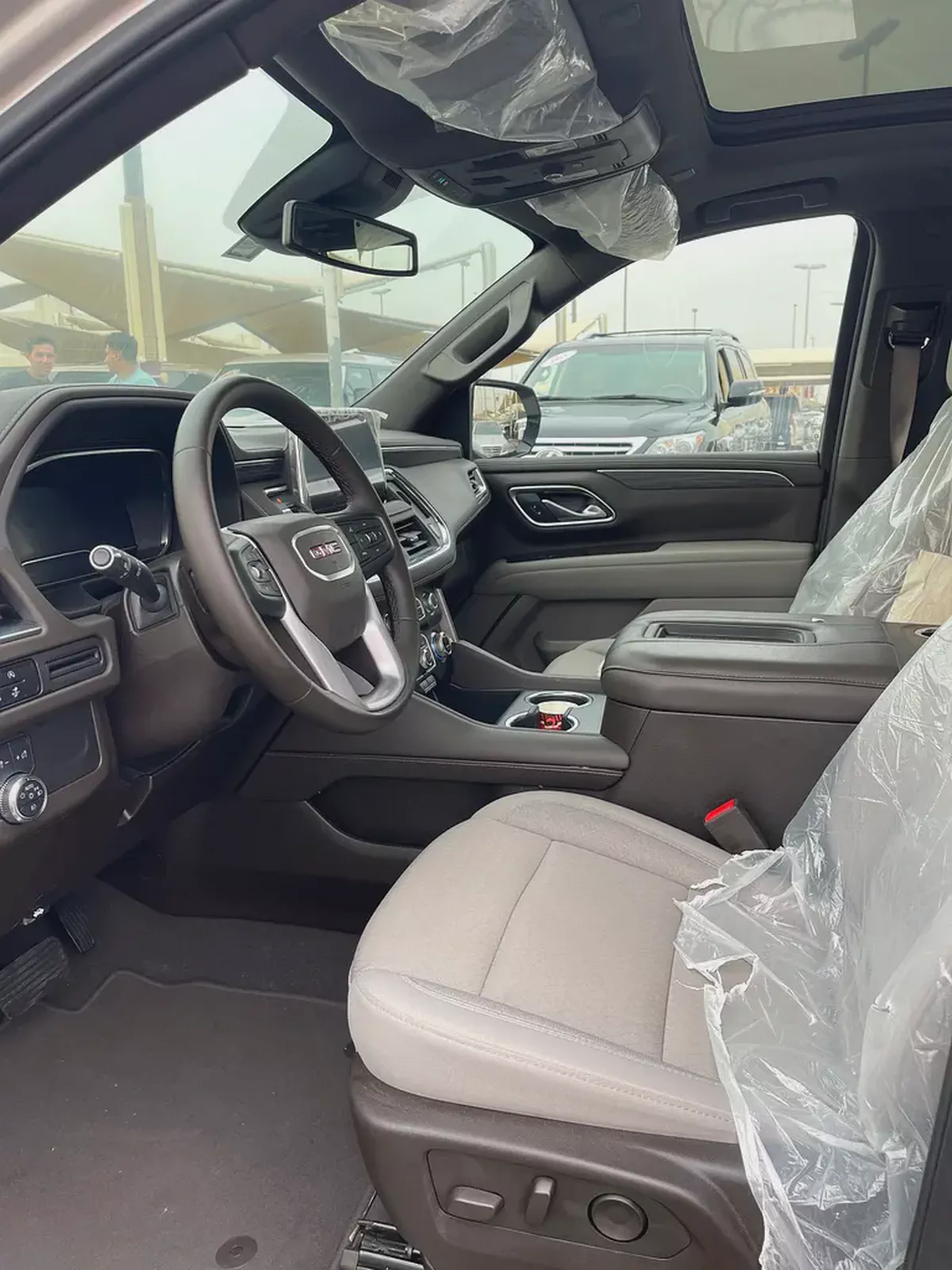 2024 GMC Yukon SLT - GCC Specs - Brand New-10-10