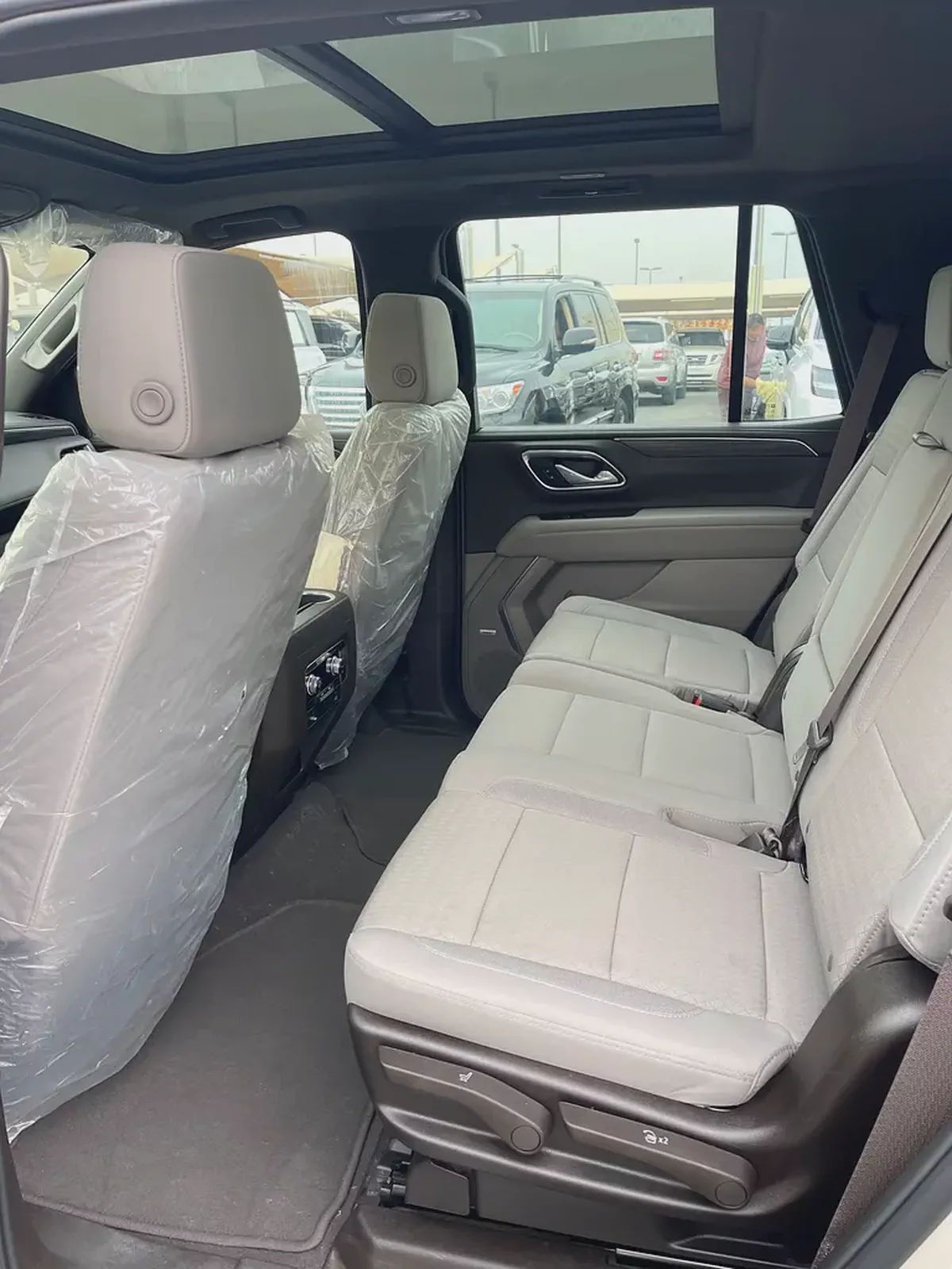 2024 GMC Yukon SLT - GCC Specs - Brand New-12-12