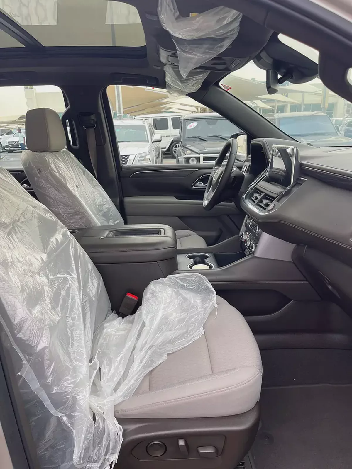 2024 GMC Yukon SLT - GCC Specs - Brand New-16-16