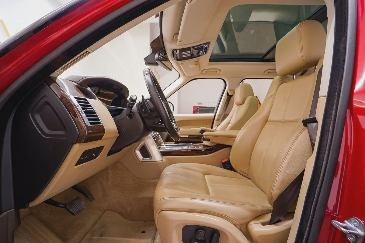 AED 1805 PM | RANGE ROVER VOGUE LE 2016 | WELL MAINTAINED | 1 YEAR WARRANTY | GCC-9-9