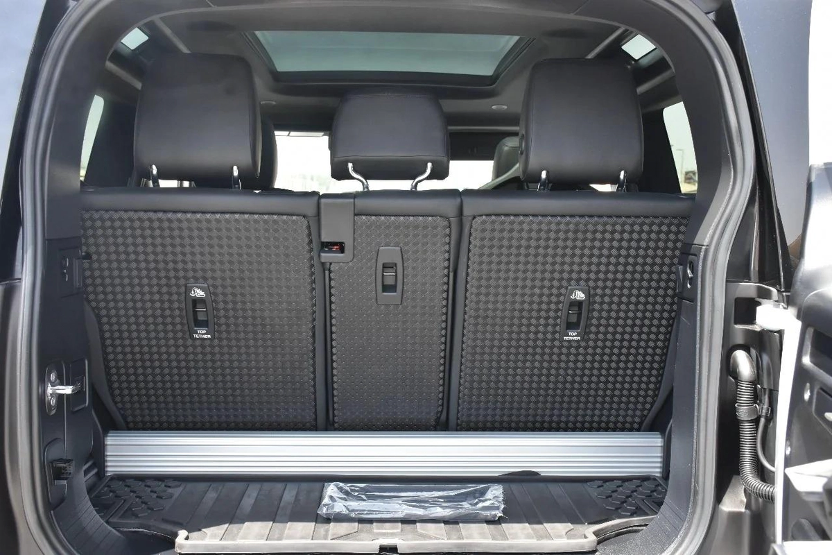 DEFENDER 90 P400 X DYNAMIC SE WHITE | 2024-12-12
