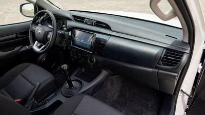 Toyota Hilux GL Toyota hilux 2.4L diesel basic option My25-8