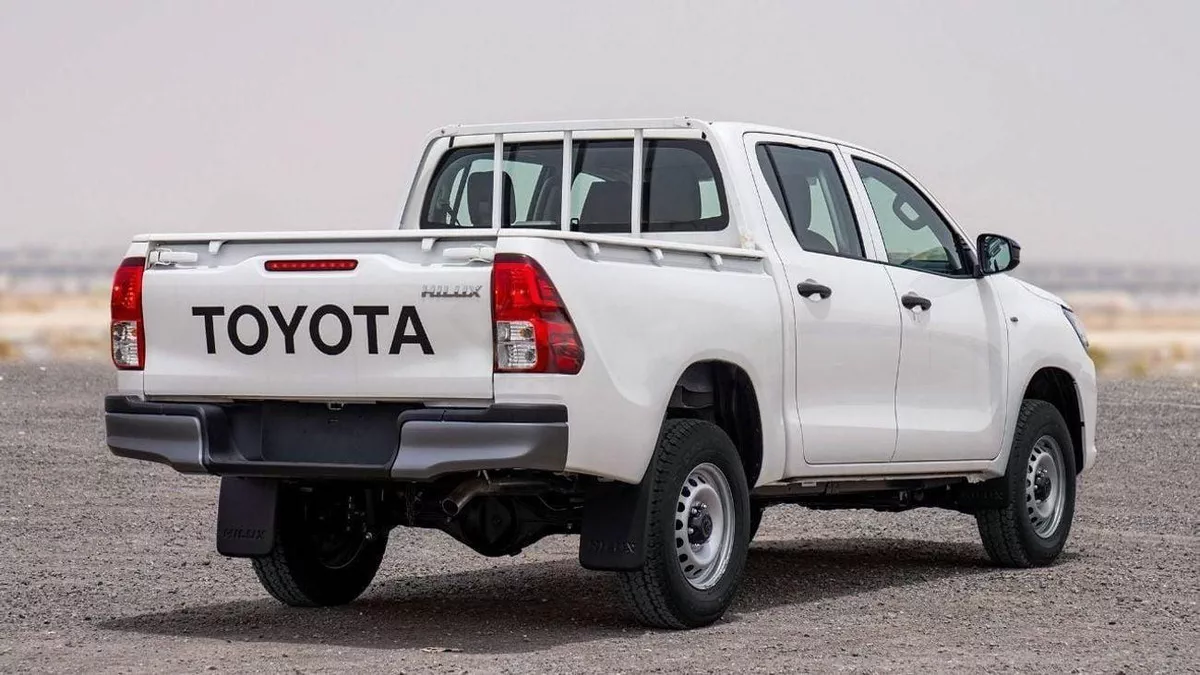 Toyota Hilux GL Toyota hilux 2.4L diesel basic option My25-4-0