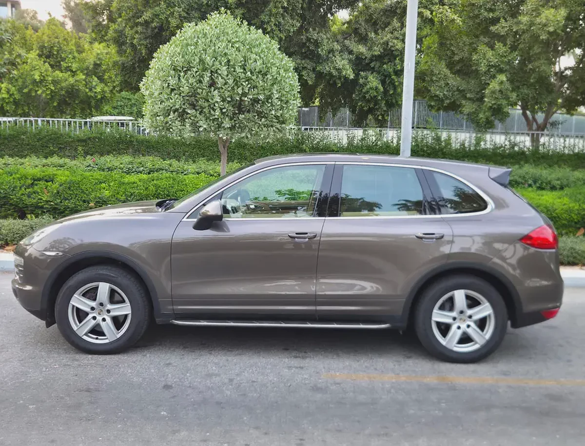 Porsche Cayenne S 2013 | GCC Specs | 2keys Well Maintained-5-5