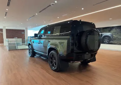 Land Rover Defender P400 Dynamic SE-3