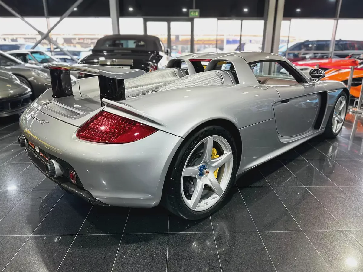 PORSCHE CARRERA GT, FULL SERVICE HISTORY, MAJOR SERVICE FROM AL NABOODAH,EXCELLENT CONDITION-11-11