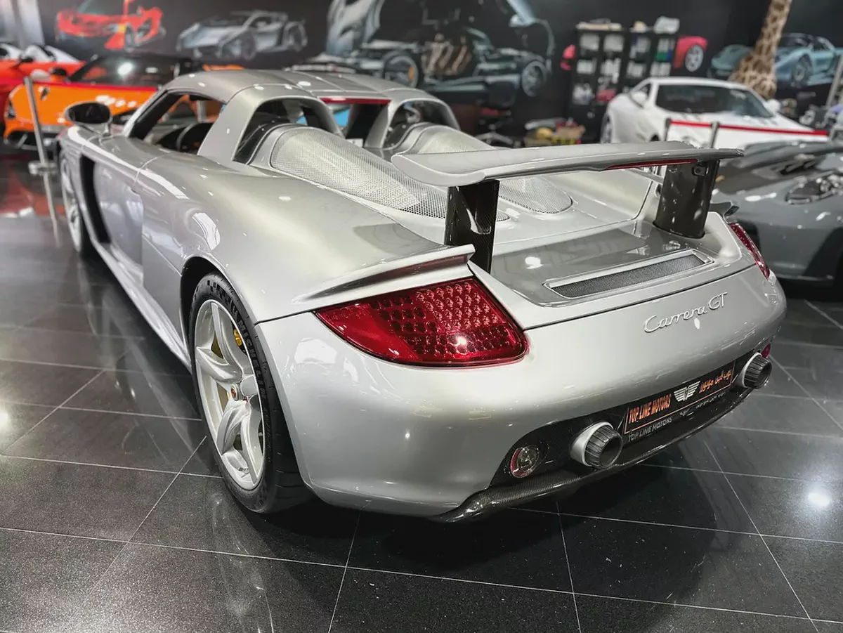 PORSCHE CARRERA GT, FULL SERVICE HISTORY, MAJOR SERVICE FROM AL NABOODAH,EXCELLENT CONDITION-12-12