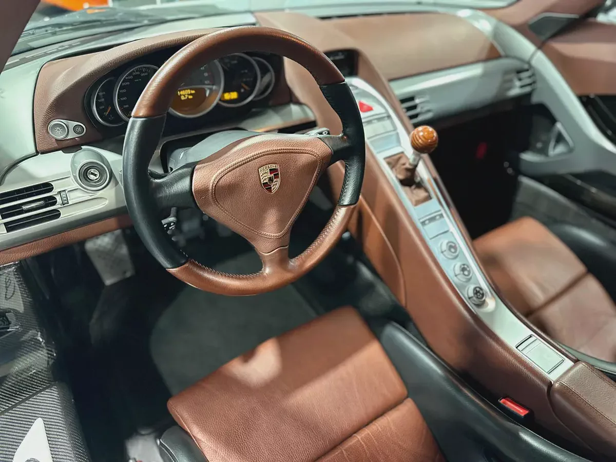 PORSCHE CARRERA GT, FULL SERVICE HISTORY, MAJOR SERVICE FROM AL NABOODAH,EXCELLENT CONDITION-3-3