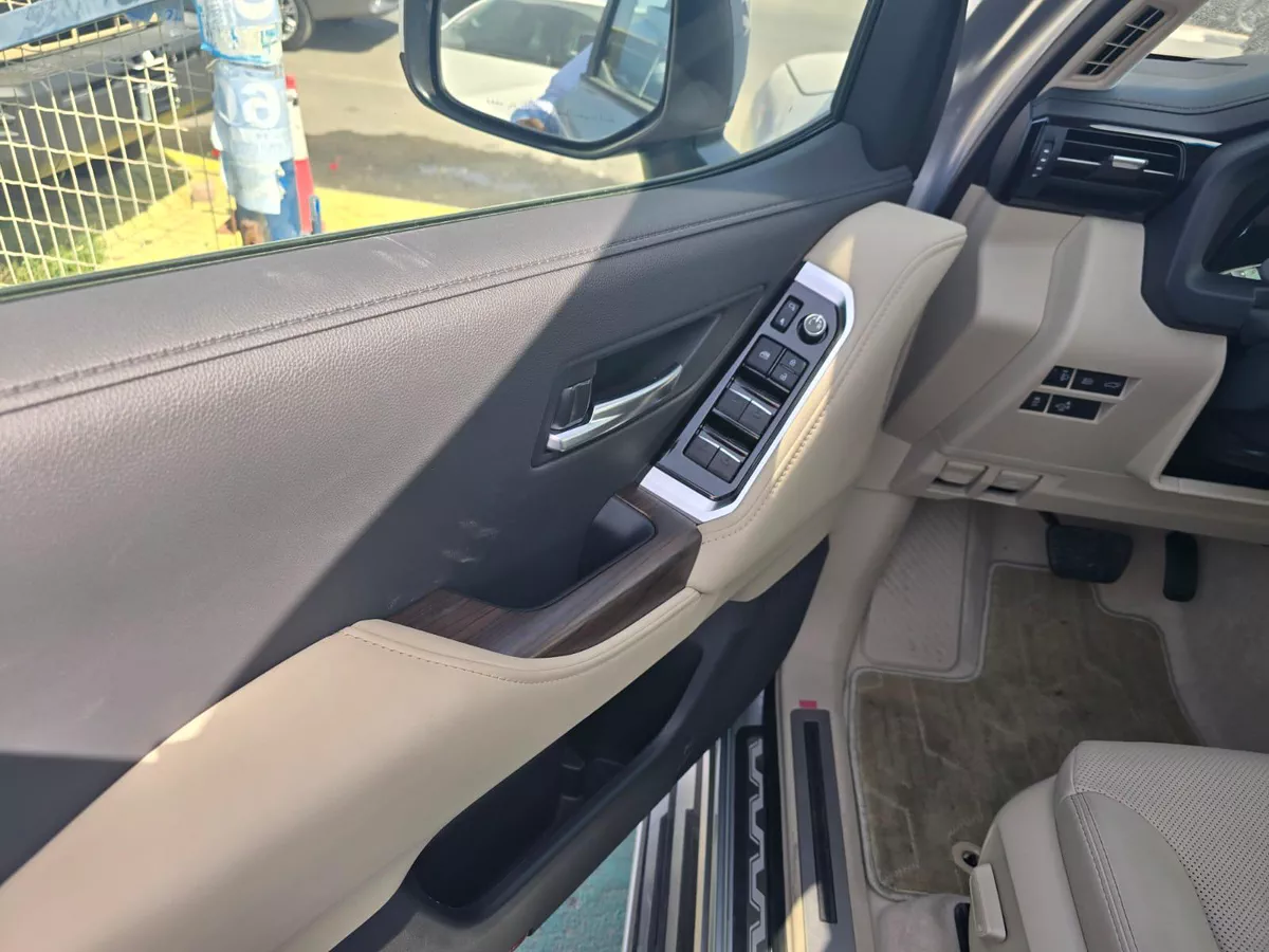 TOYOTA LC300 GXR 3.5L PETROL 2026 | SILVER EXTERIOR-7-7