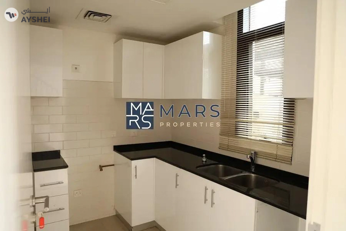 Bright & Spacious– Ideal for Comfort and Convenience!