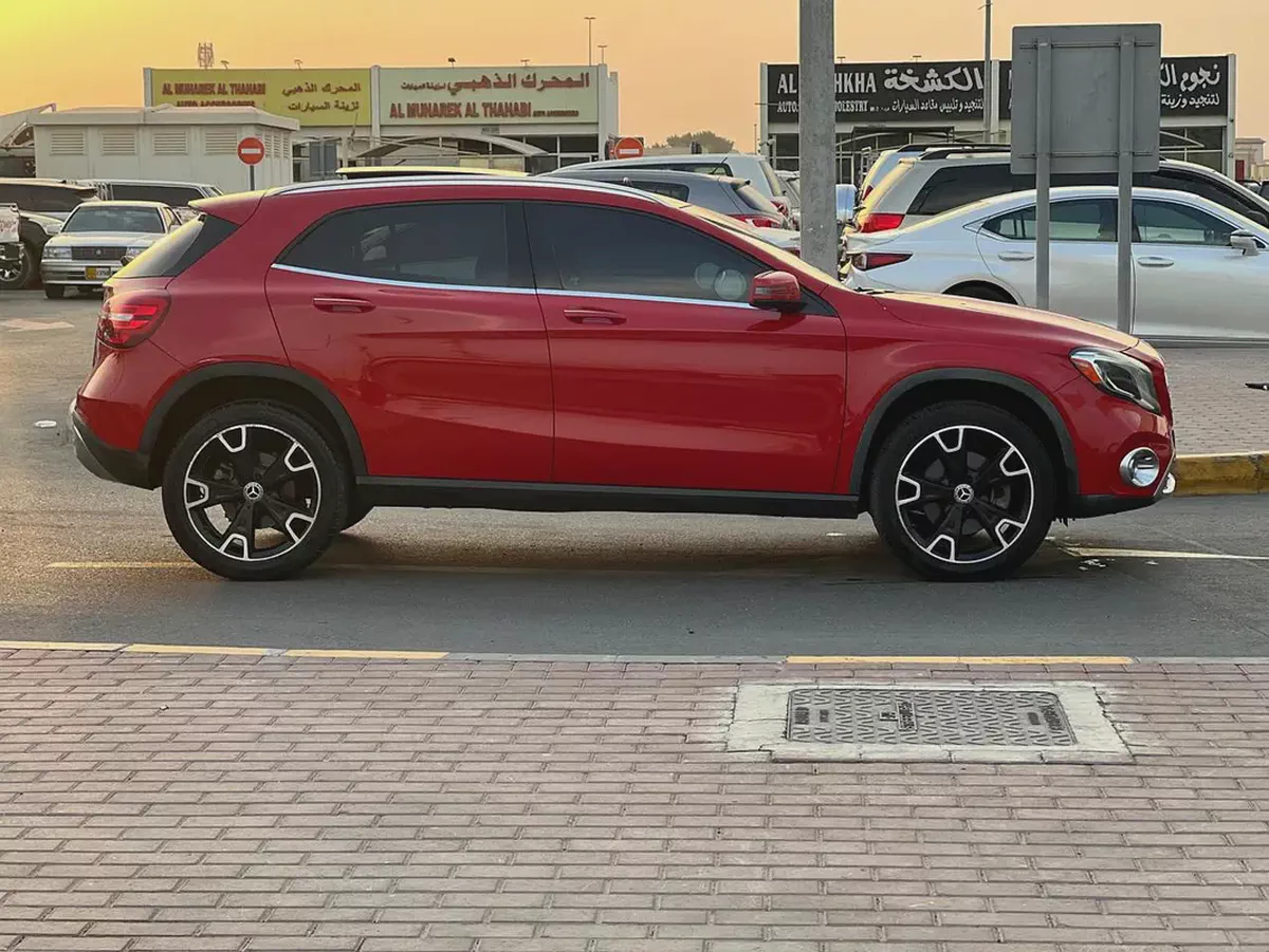 Mercedes-Benz GLA 250 2018 - American Specs-5-5