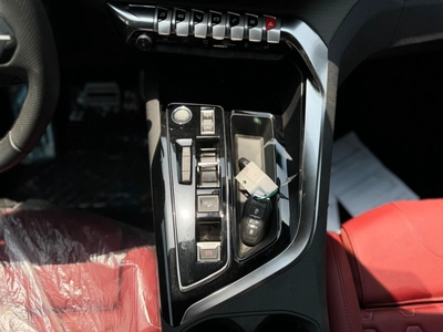 PEUGEOT 3008 GT-4