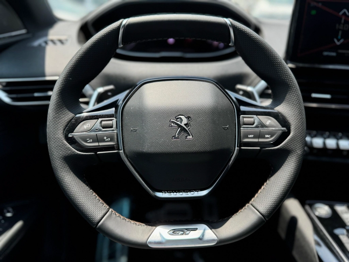 PEUGEOT 3008 GT-22-22
