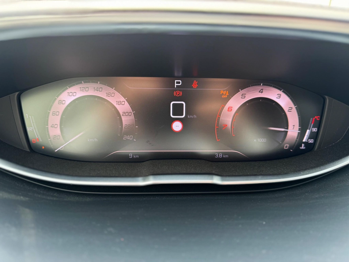 PEUGEOT 3008 GT-9-9