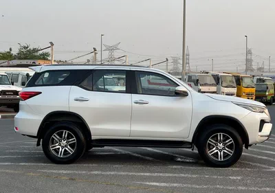 Toyota Fortuner  2023 Toyota Fortuner - EXR  2.7 L V4 -AWD 4x4 - Rear Sensor - Cruise Control - No  Accident - 2Key --7