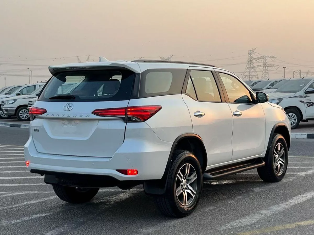 Toyota Fortuner  2023 Toyota Fortuner - EXR  2.7 L V4 -AWD 4x4 - Rear Sensor - Cruise Control - No  Accident - 2Key --5-0