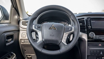 Mitsubishi L200 GLS Mitsubishi L200 Sportero 2.4L Diesel 4x4 2025-13