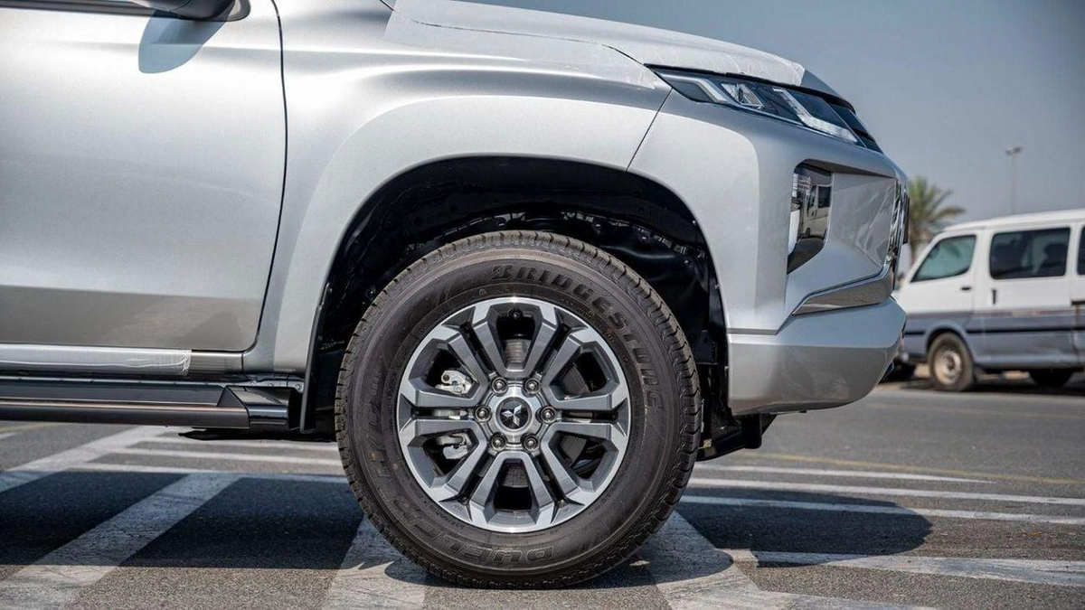 Mitsubishi L200 GLS Mitsubishi L200 Sportero 2.4L Diesel 4x4 2025-3-0