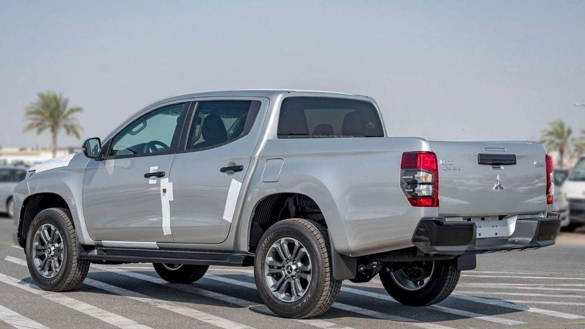 Mitsubishi L200 GLS Mitsubishi L200 Sportero 2.4L Diesel 4x4 2025-5-0