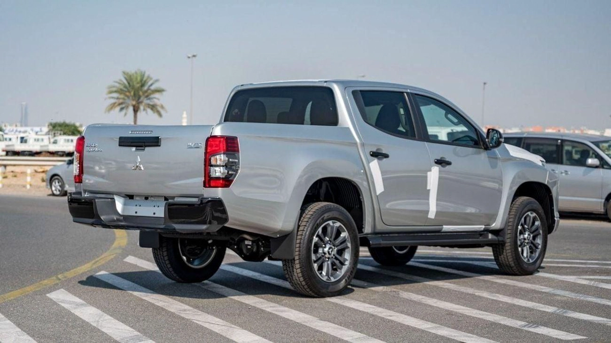 Mitsubishi L200 GLS Mitsubishi L200 Sportero 2.4L Diesel 4x4 2025-6-0