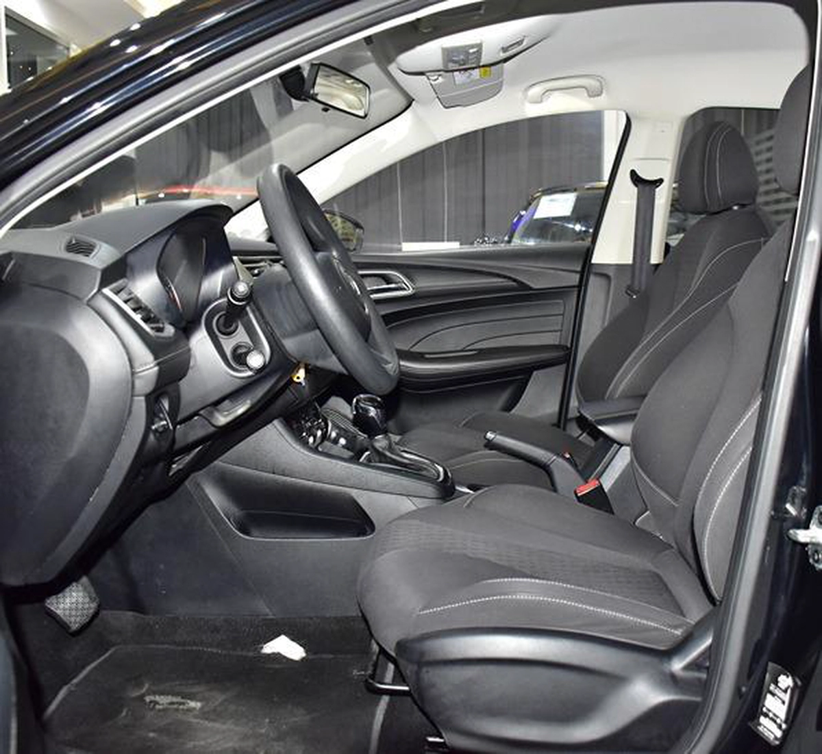 MG 5 ( 2023 Model ) in Black Color GCC Specs-7-7