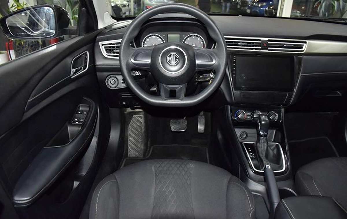 MG 5 ( 2023 Model ) in Black Color GCC Specs-1-1